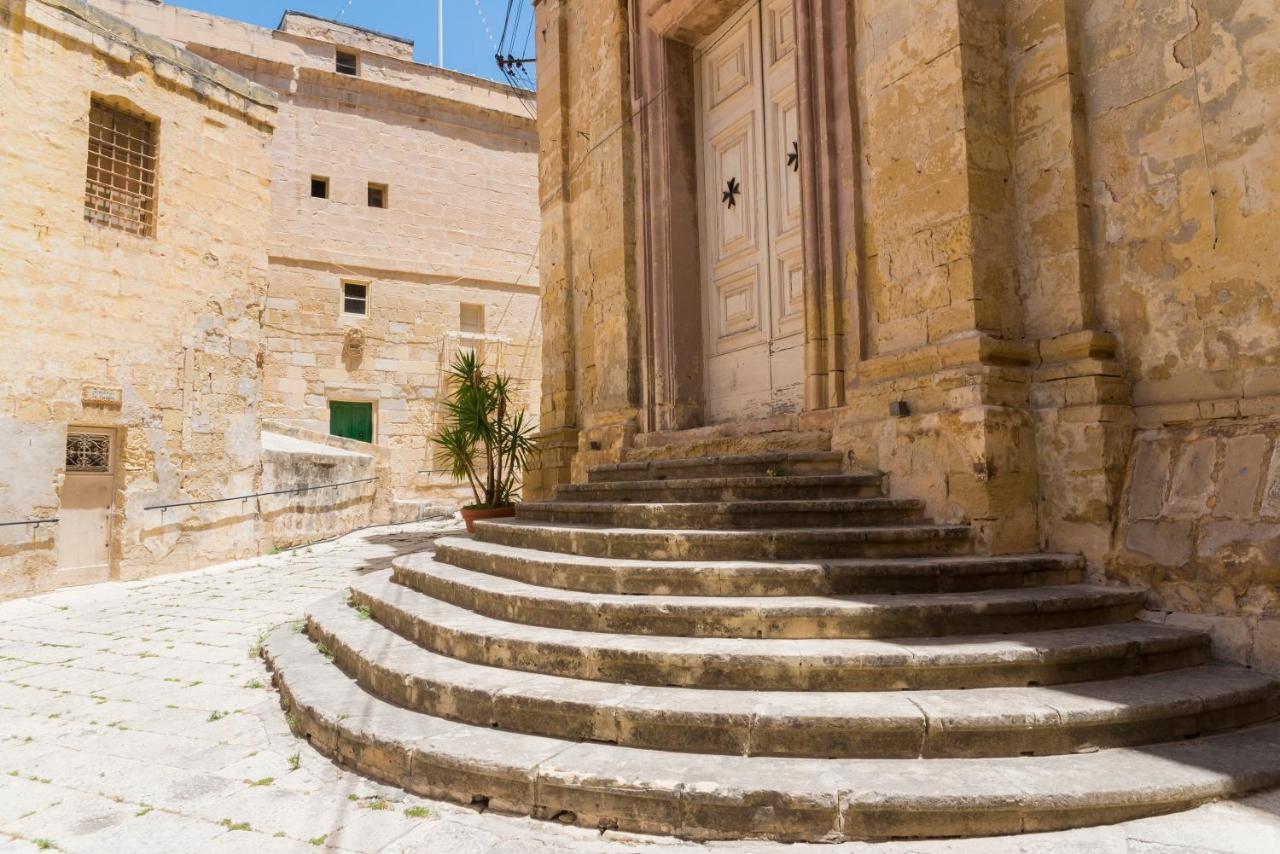 Vittoriosa' Seafront 2 Bed Highly Furnished Apartment Extérieur photo