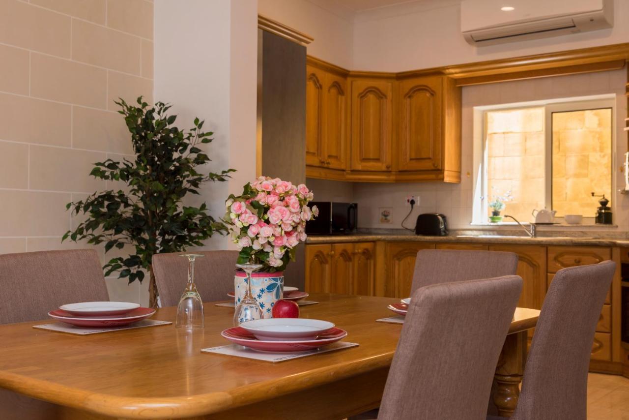 Vittoriosa' Seafront 2 Bed Highly Furnished Apartment Extérieur photo