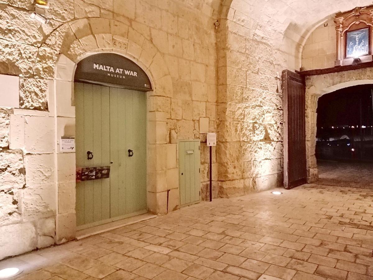 Vittoriosa' Seafront 2 Bed Highly Furnished Apartment Extérieur photo