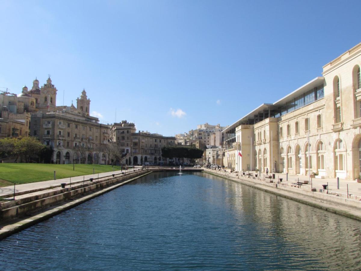 Vittoriosa' Seafront 2 Bed Highly Furnished Apartment Extérieur photo