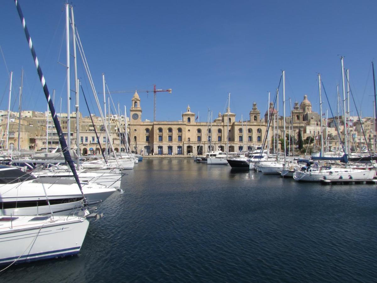 Vittoriosa' Seafront 2 Bed Highly Furnished Apartment Extérieur photo
