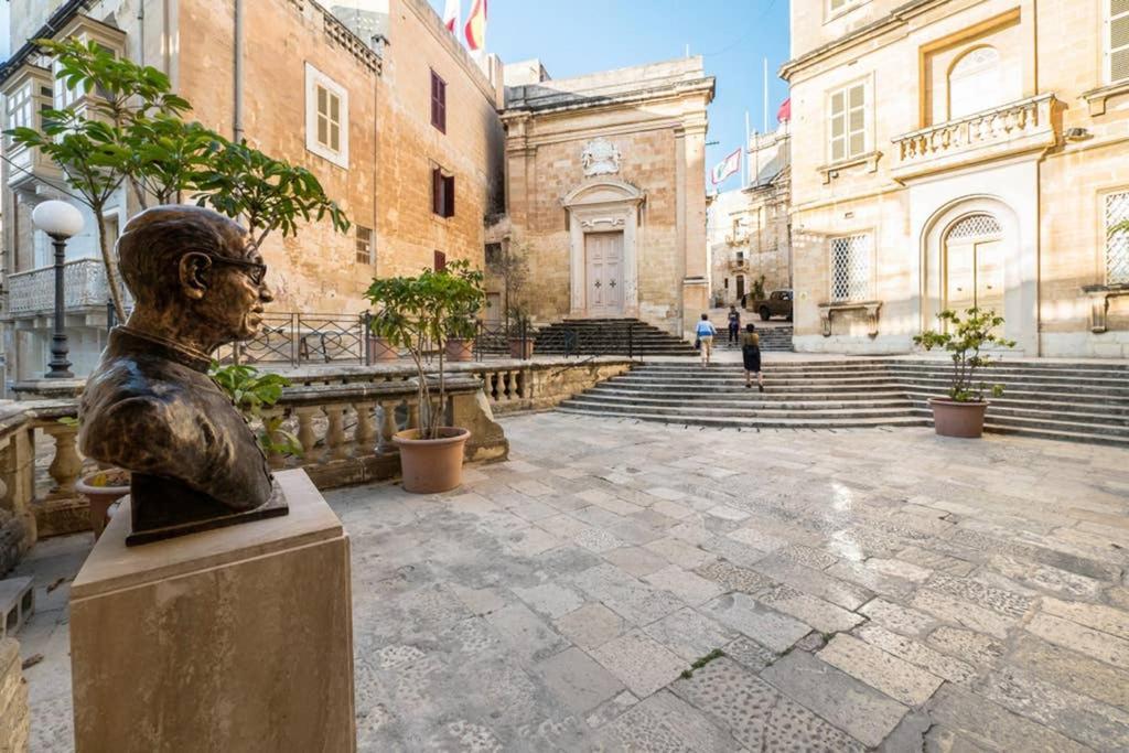 Vittoriosa' Seafront 2 Bed Highly Furnished Apartment Extérieur photo